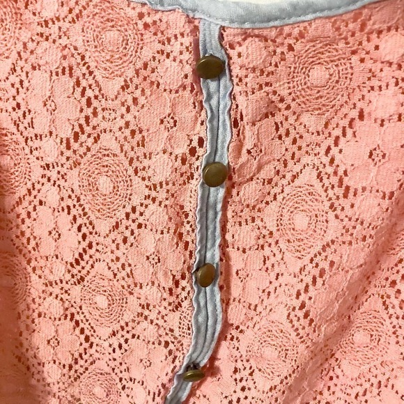 Rue21 Women's M Pink Crocheted Crop Top with Blue Trim - Picture 5 of 9